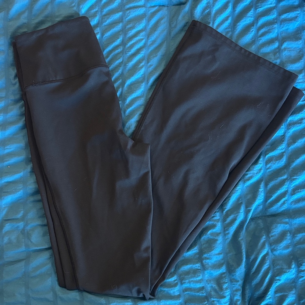 Black flared leg yoga pants